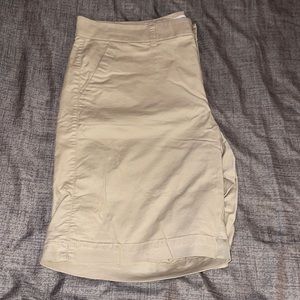 Old Navy khaki knee length shorts